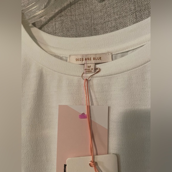 Skies Are Blue | Scoop Neck with Detailed Sleeves | M - Picture 4 of 8